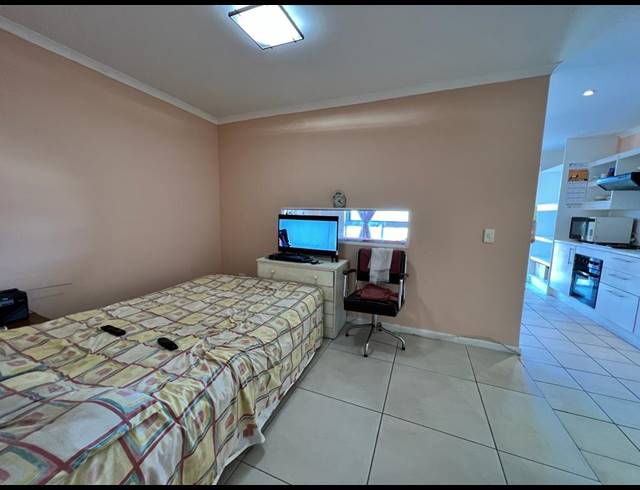 1 BEDROOM APARTMENT FOR SALE IN TOWNSEND ESTATE
